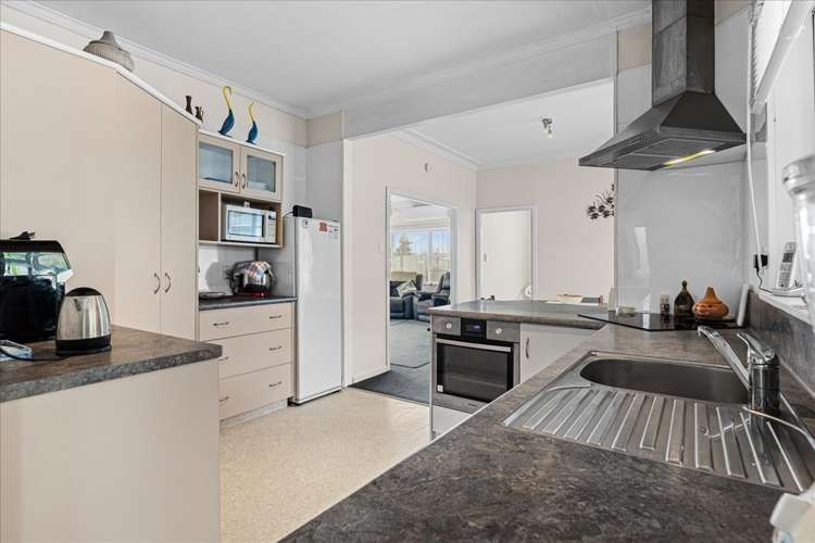 43 North Street Mokau_5