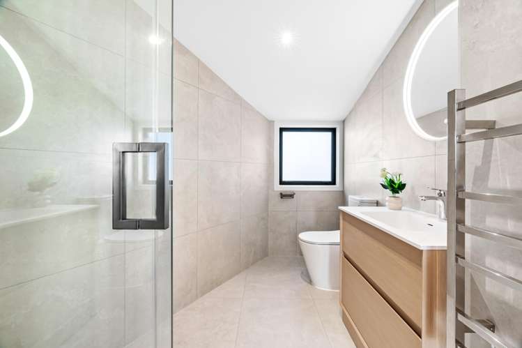 2/14 Clifton Road Waiake_22