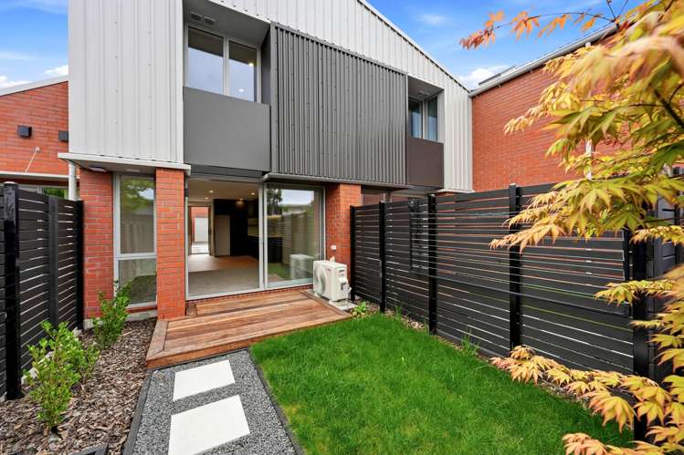 2/139 St Albans Street_0