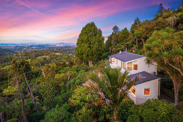 858 West Coast Road Waiatarua_26