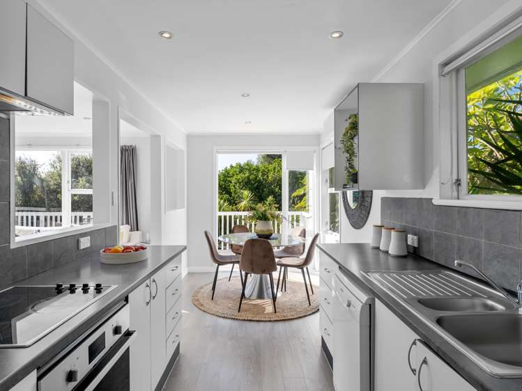 8 Weatherly Road Torbay_10