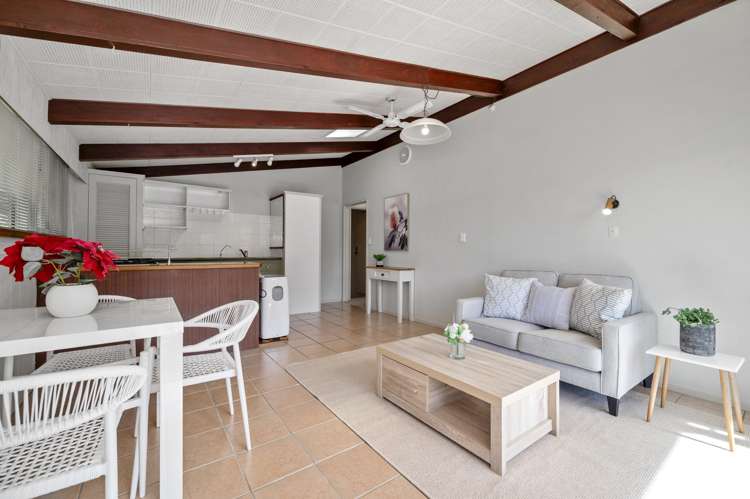 24 Russell Crescent Western Heights_19