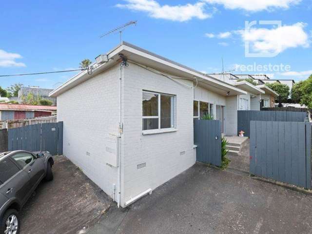 2 Beds Easy Living in the Heart of Onehunga