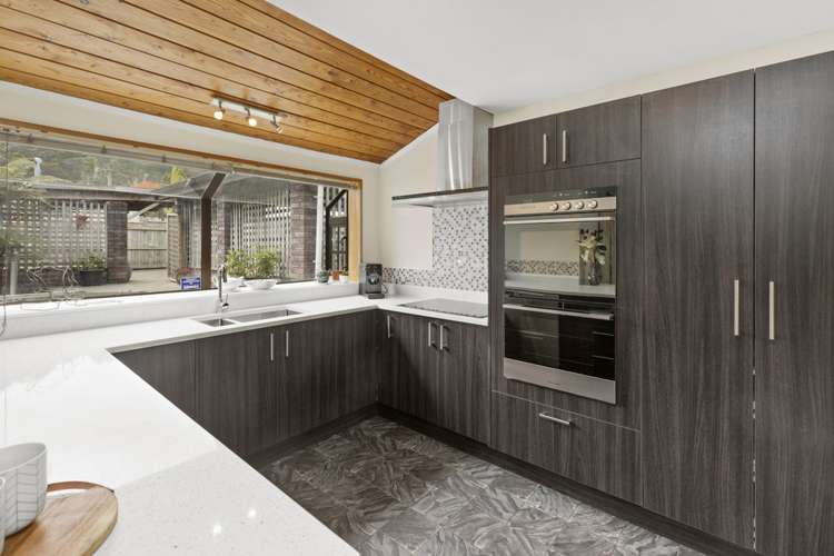 2/98 Horoeka Street Stokes Valley_6