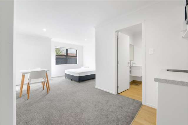 2/54B Cook Street 1074_3