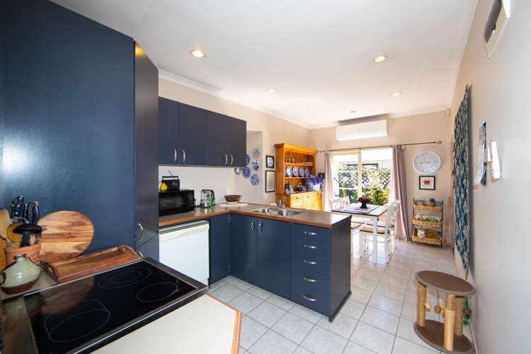 402 Riverslea Road North_0