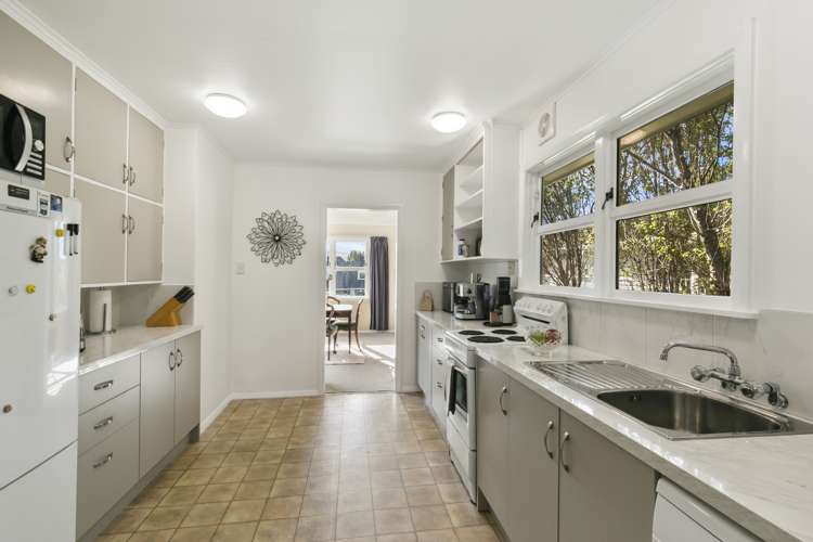 23 Larsen Crescent Tawa_6