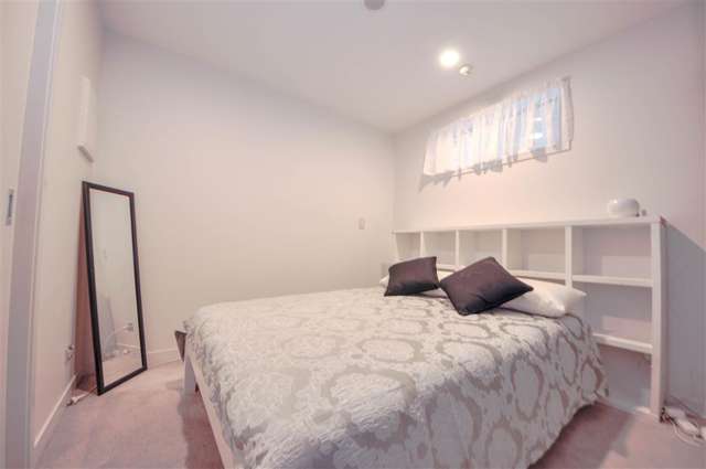 805/75 Victoria Street West 10015_3
