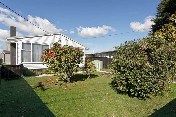 22 Kirrie Avenue Te Atatu South_13