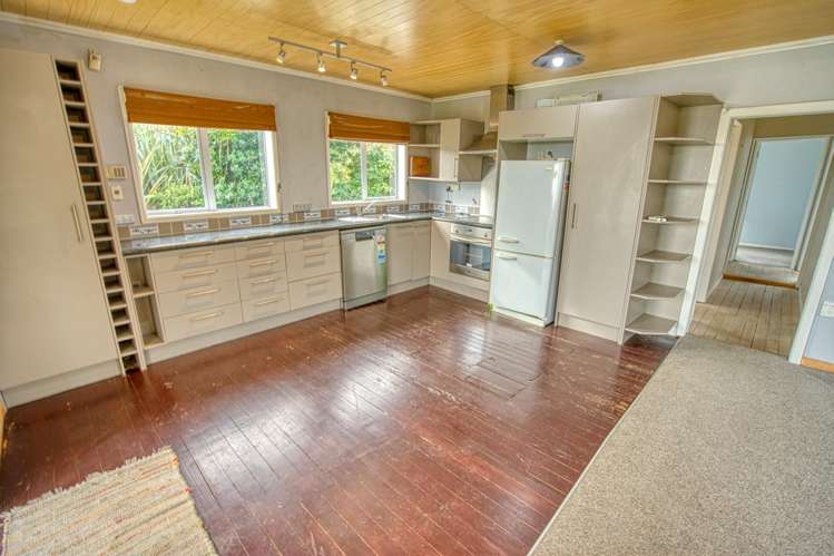 1307 Coast Road_5