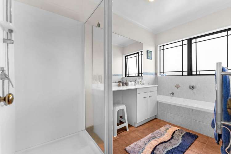 4 Hawkley Close Flat Bush_12