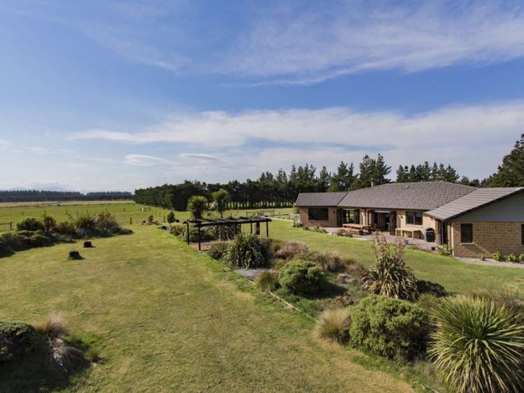 696 Poyntzs Road West Eyreton_18