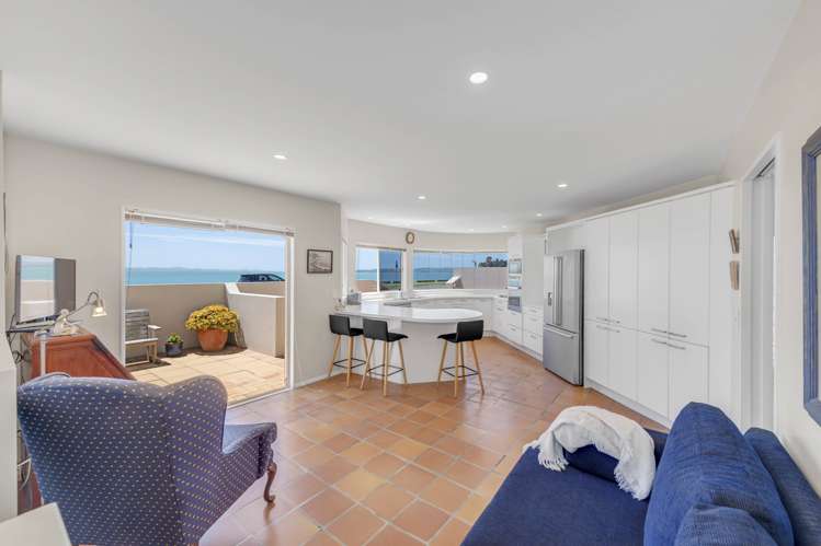 1/37 The Esplanade Eastern Beach_24