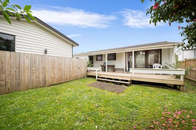 5 & 5a Pinehurst Place Wattle Downs_3