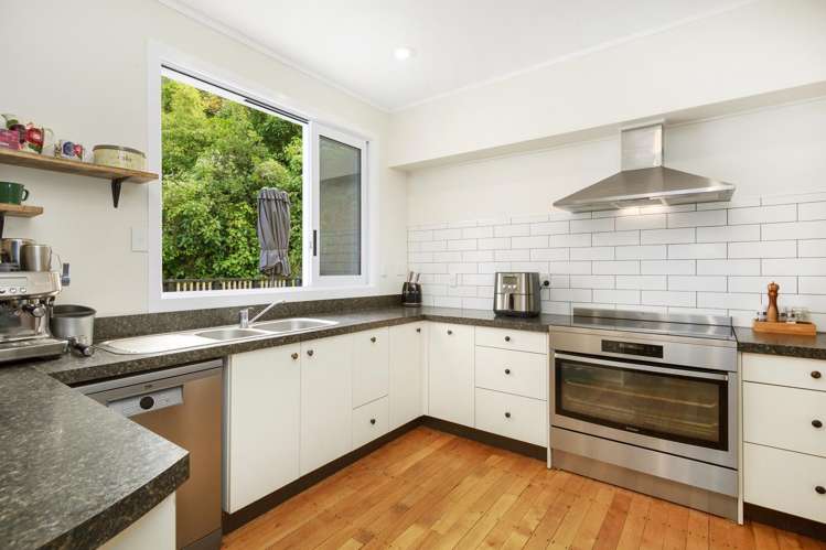 6 Thomas Hook Street Tawa_6