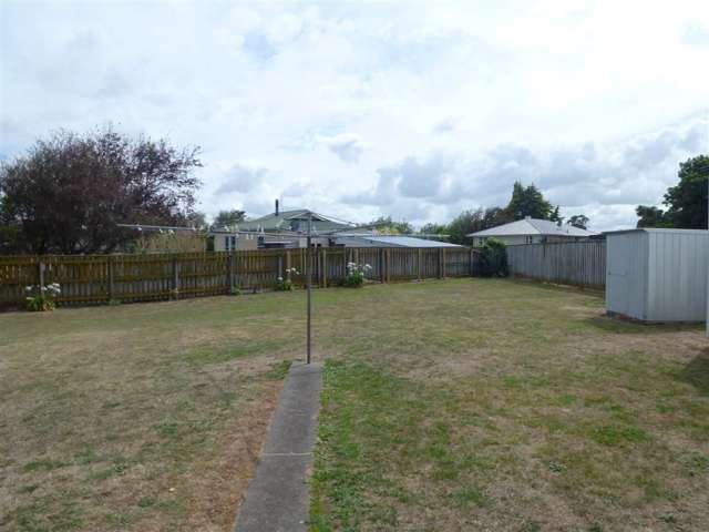 38 Devon Crescent Bulls_3