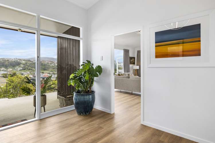 77 Easther Crescent Kew_13