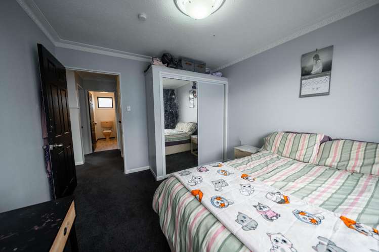 708 Queens Drive Waikiwi_16