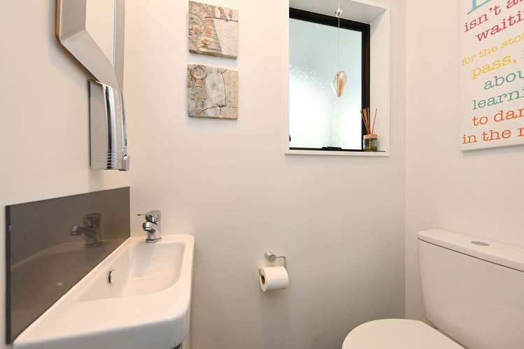 62 York Avenue Tamatea_11