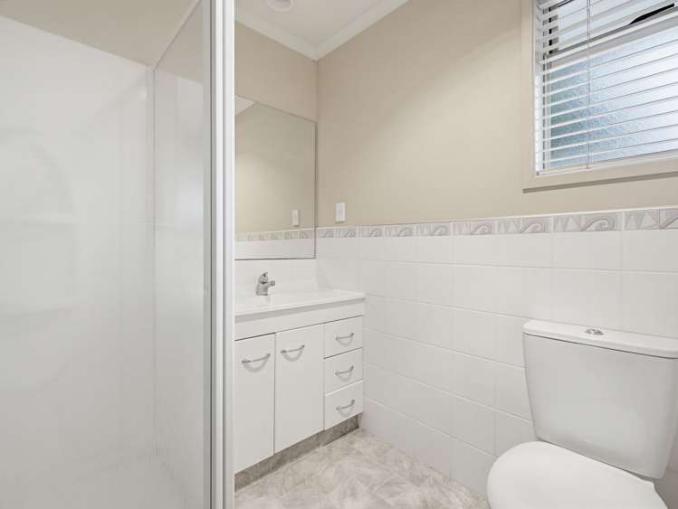 8 Montrose Place Pyes Pa_16