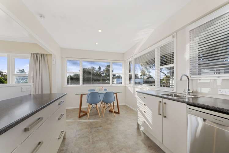 8 Eskdale Road Birkdale_7