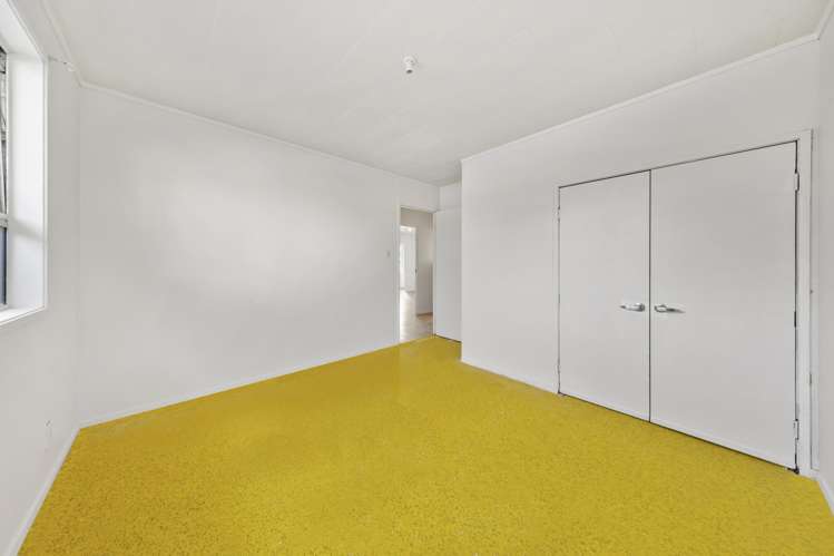 54 Sikkim Crescent Clover Park_13