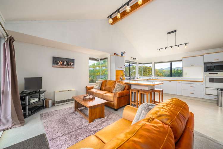 5 Longmont Terrace Churton Park_5