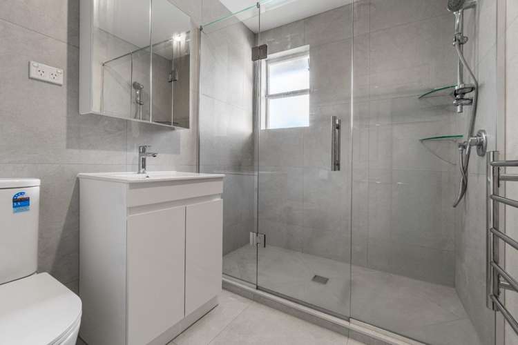 13 Amberley Avenue Te Atatu South_11