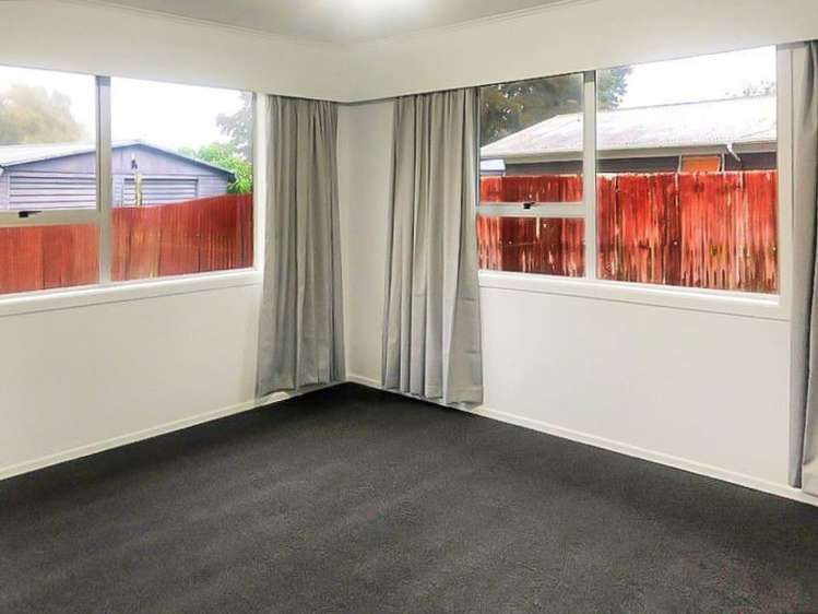 55 James Henry Crescent_4