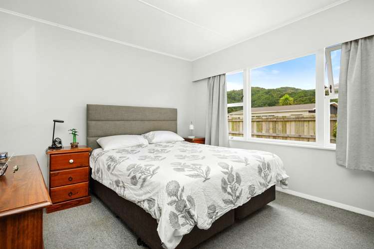 27 Momona Street Wainuiomata_8