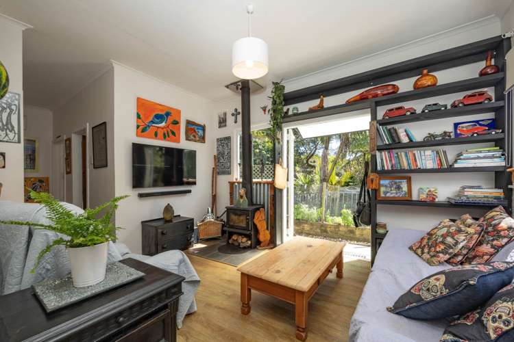 621 Huia Road Parau_1