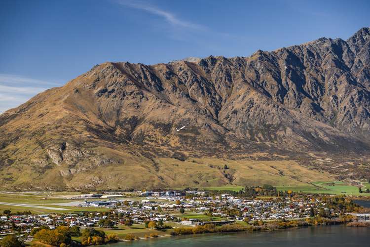 8 Florence Close Queenstown Hill_10