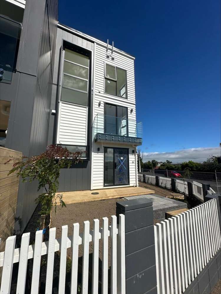 1D Scout Avenue Three Kings_2