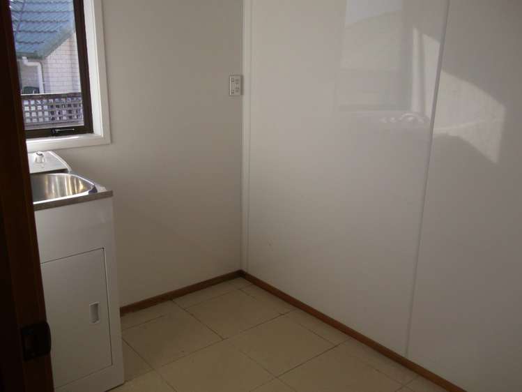 243 Hill Road The Gardens_13