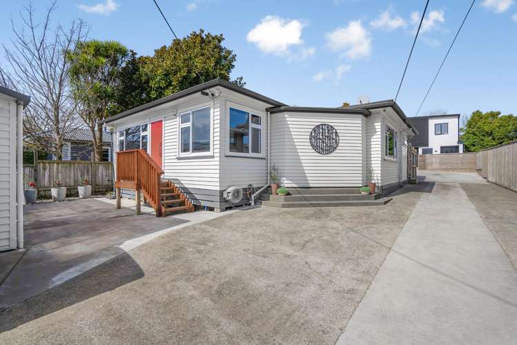 15 Rowe Parade Wainuiomata_20