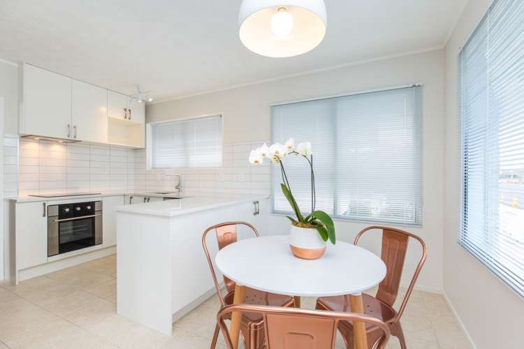 1/212 Edmonton Road Te Atatu South_3