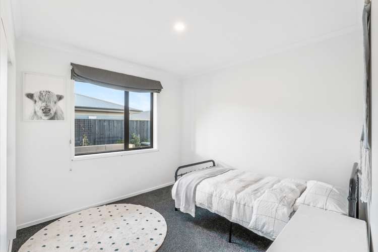 7 Biggles Place Lincoln_9