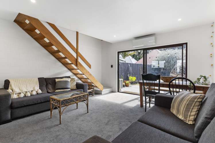 4/121 Mangere Road_4