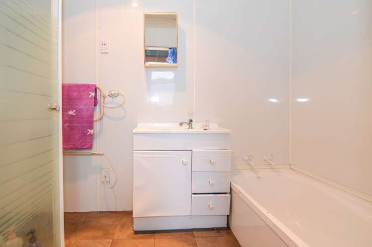 5 Moore Street West End_3