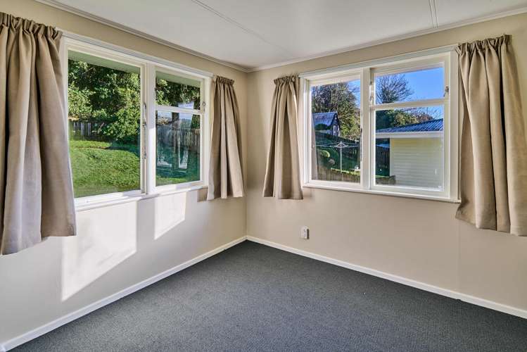 13 Willcox Grove Naenae_11