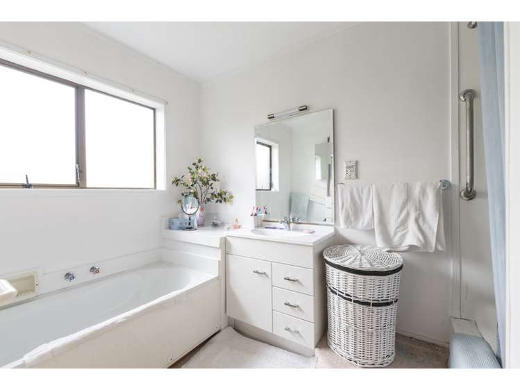 2/86 Roberts Road Te Atatu South_12