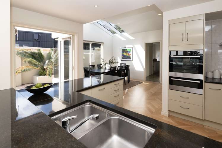 70 Bramley Drive Farm Cove_9