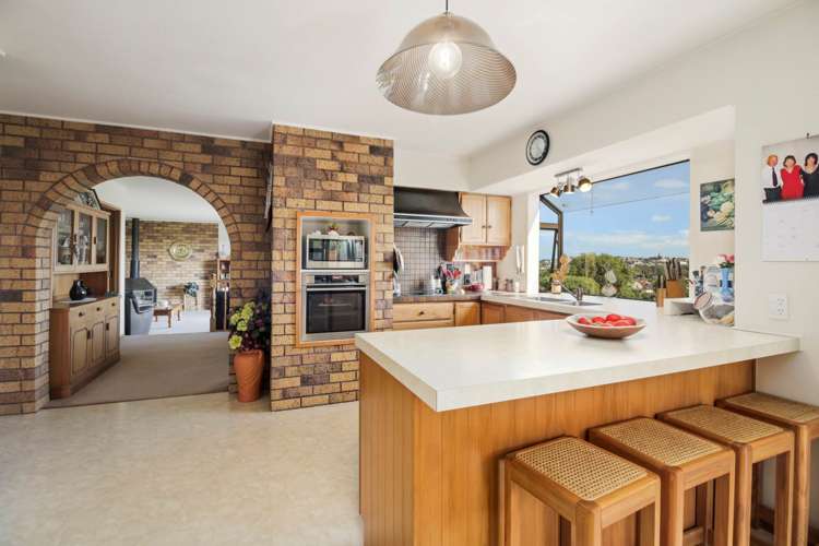 6 Embling Place Eastern Beach_11