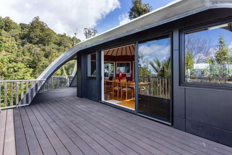 442 Scenic Drive Waiatarua_6