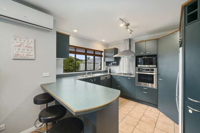 144 Guildford Drive Paraparaumu Beach_1