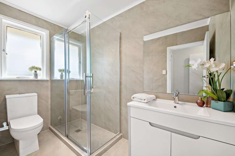 90 Golf Road New Lynn_14