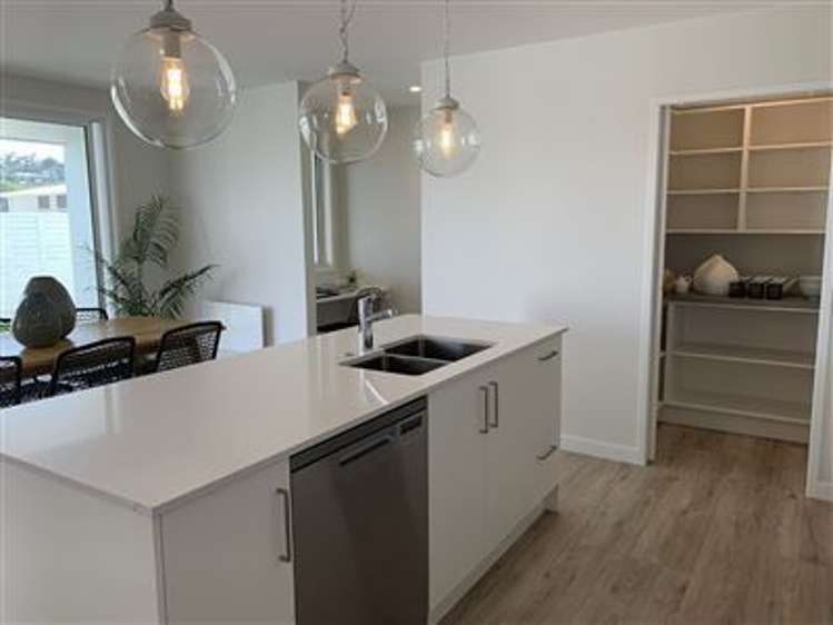 41 Saint Pauls Drive Brookfield_8