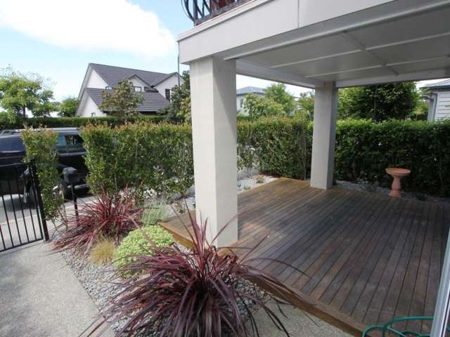 27 Chateau Crescent Rangatira Park_3