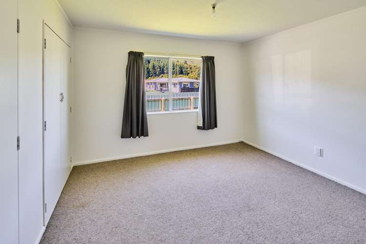 1 Weymouth Grove Wainuiomata_7