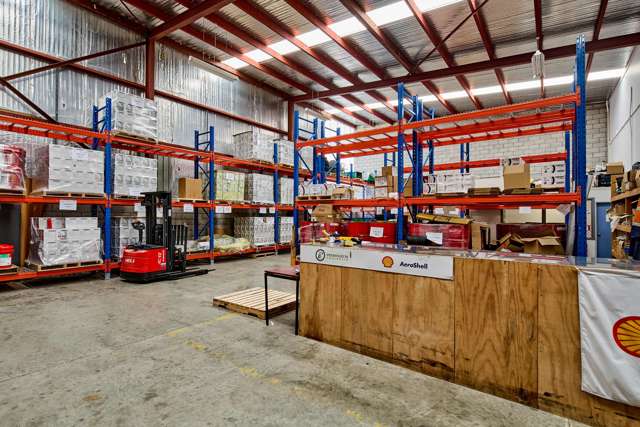 2/4 Glover Street Ngauranga_4